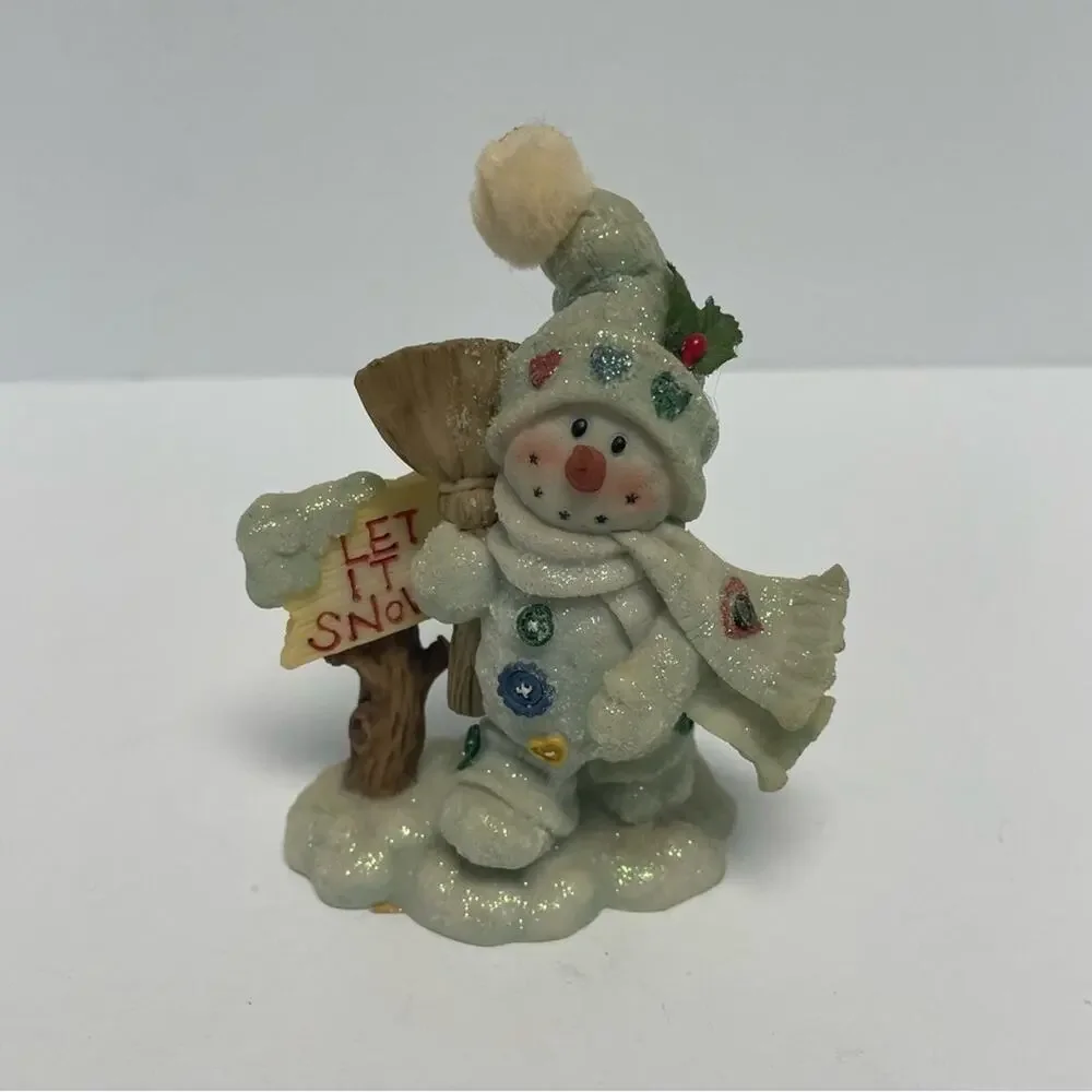 Vintage Resin painted Snowman mini figurine statue decor piece